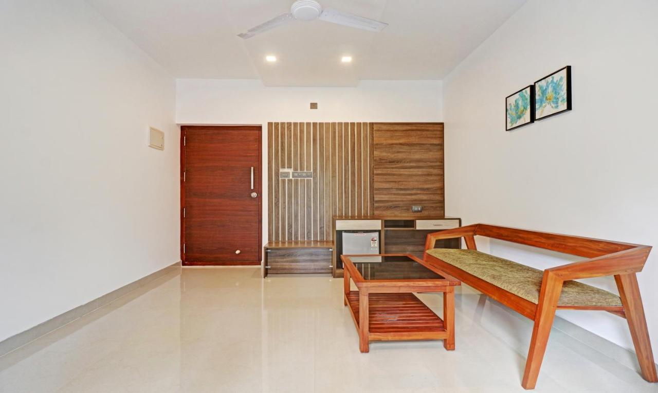 Sreepathi Mayoogha Guruvāyūr Extérieur photo